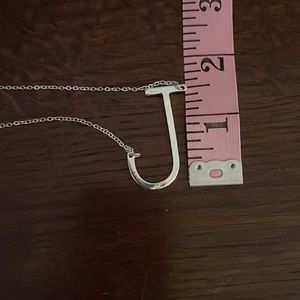 *PLUNDER* “J” necklace